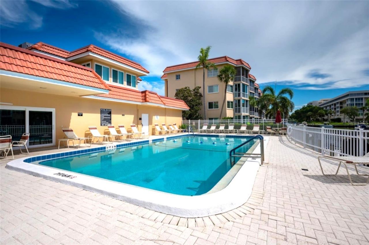 1300 N Portofino Drive, Unit S206, Sarasota, FL 34242 Photo