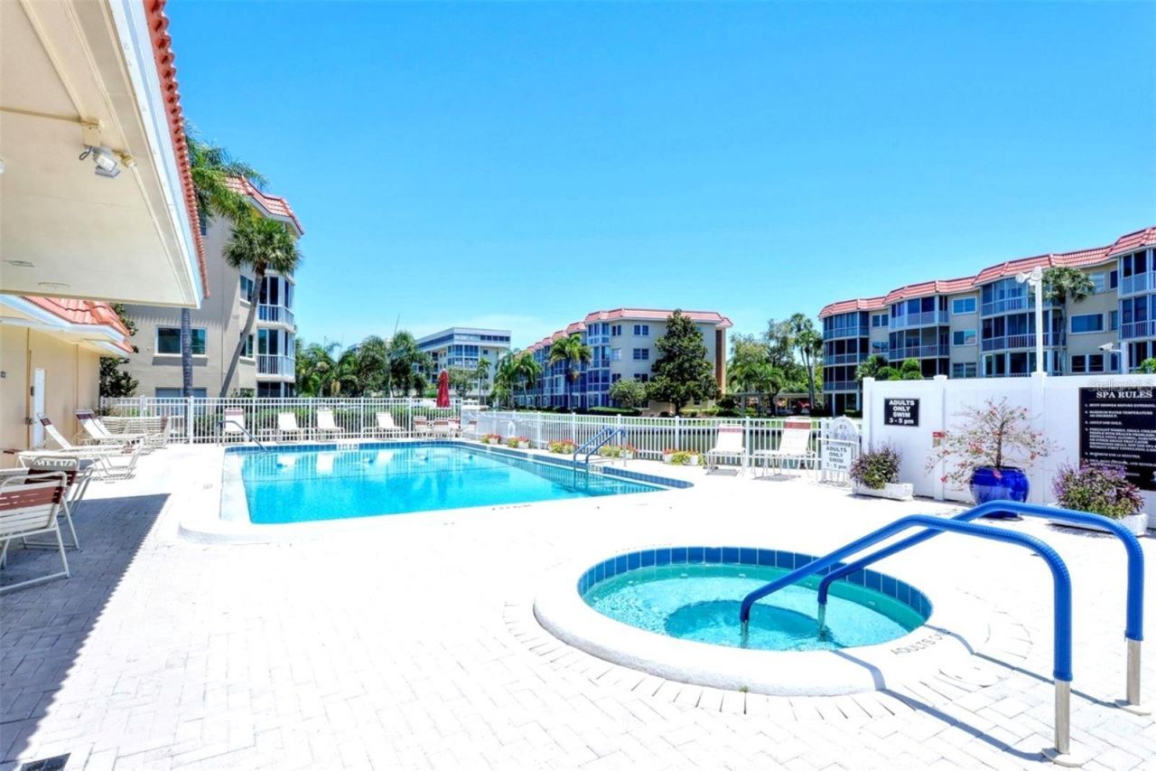 1300 N Portofino Drive, Unit S206, Sarasota, FL 34242 Photo