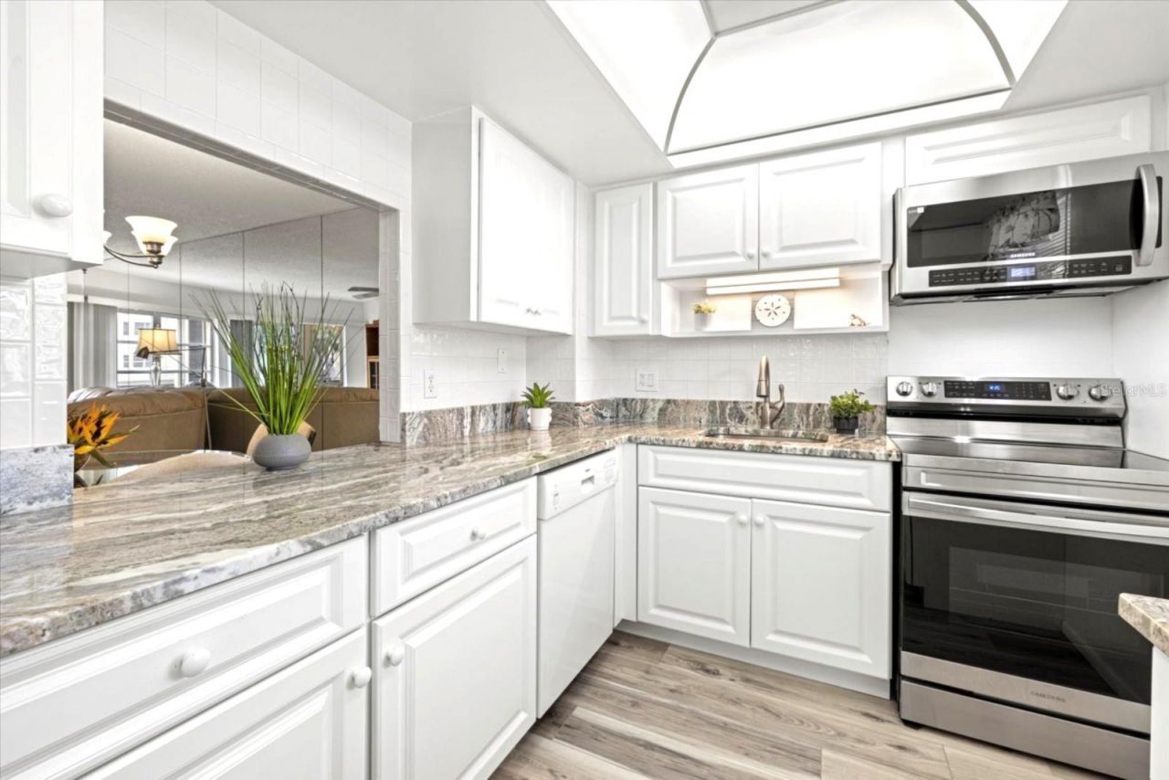 1300 N Portofino Drive, Unit S206, Sarasota, FL 34242 Photo