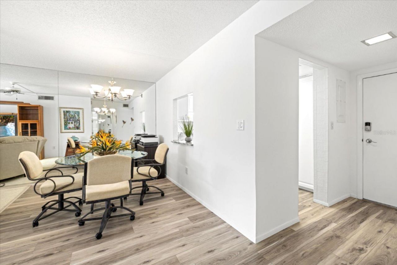 1300 N Portofino Drive, Unit S206, Sarasota, FL 34242 Photo