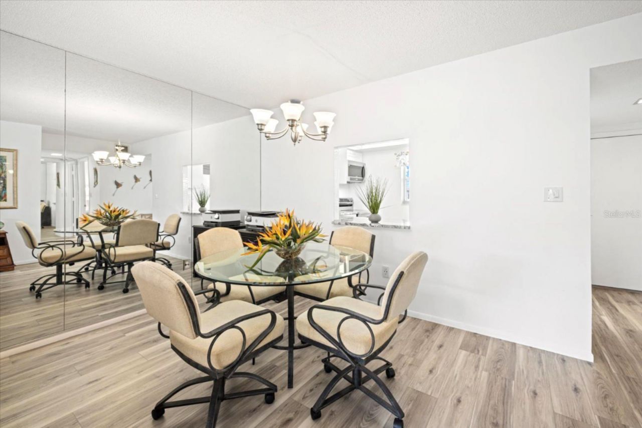 1300 N Portofino Drive, Unit S206, Sarasota, FL 34242 Photo