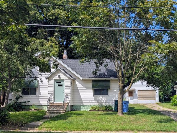 1310 W Maple Street, Lansing, MI 48915