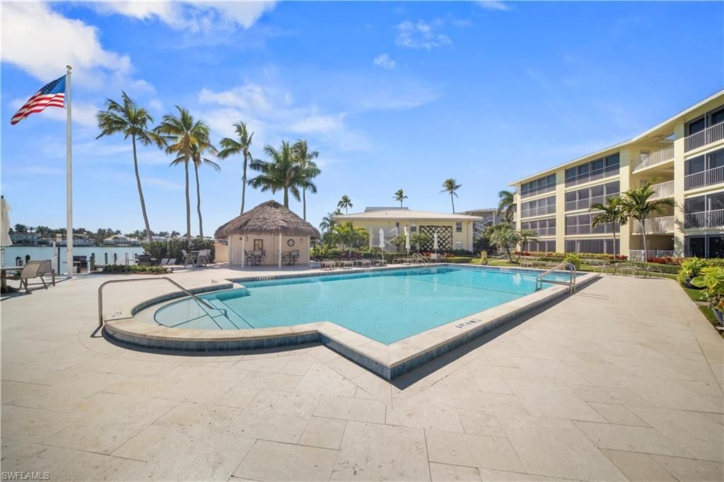 2850 Gulf Shore Blvd N, Unit 108, Naples, FL 34103 Photo