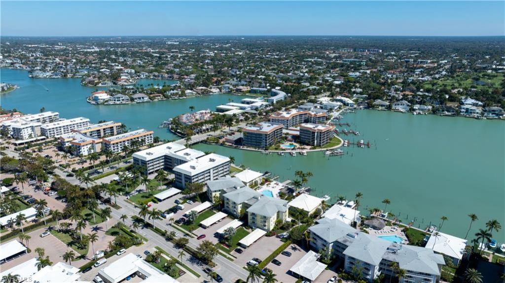 2850 Gulf Shore Blvd N, Unit 108, Naples, FL 34103 Photo