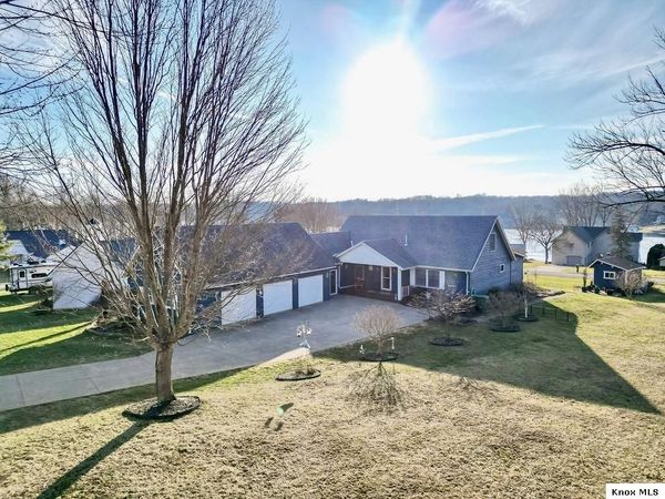 3807 Apple Valley Drive, Howard, OH 43028