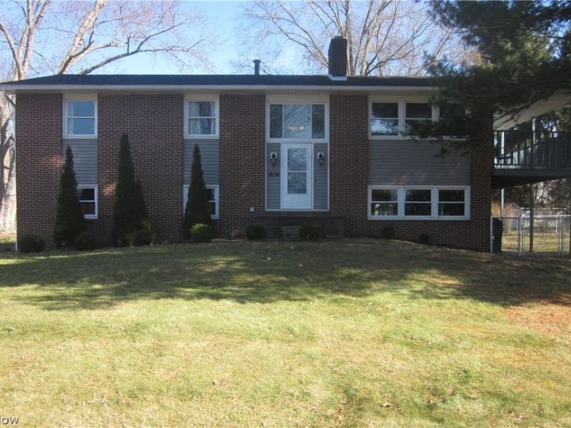 1634 Montaque Avenue NW, Massillon, OH 44646 Photo 1