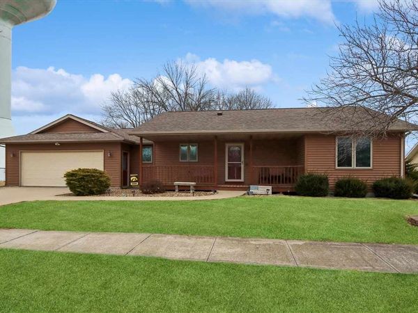 451 Elm Street, Riverside, IA 52327