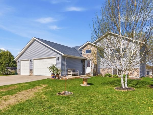 1204 Prairie Ridge Lane, Lester Prairie, MN 55354