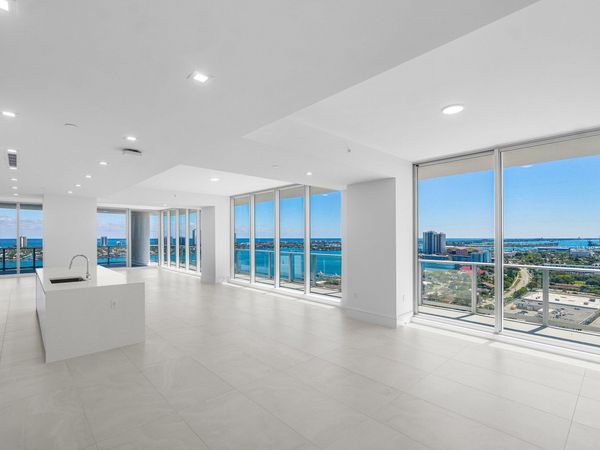 220 Lake Shore Drive, Unit 2012, Lake Park, FL 33403