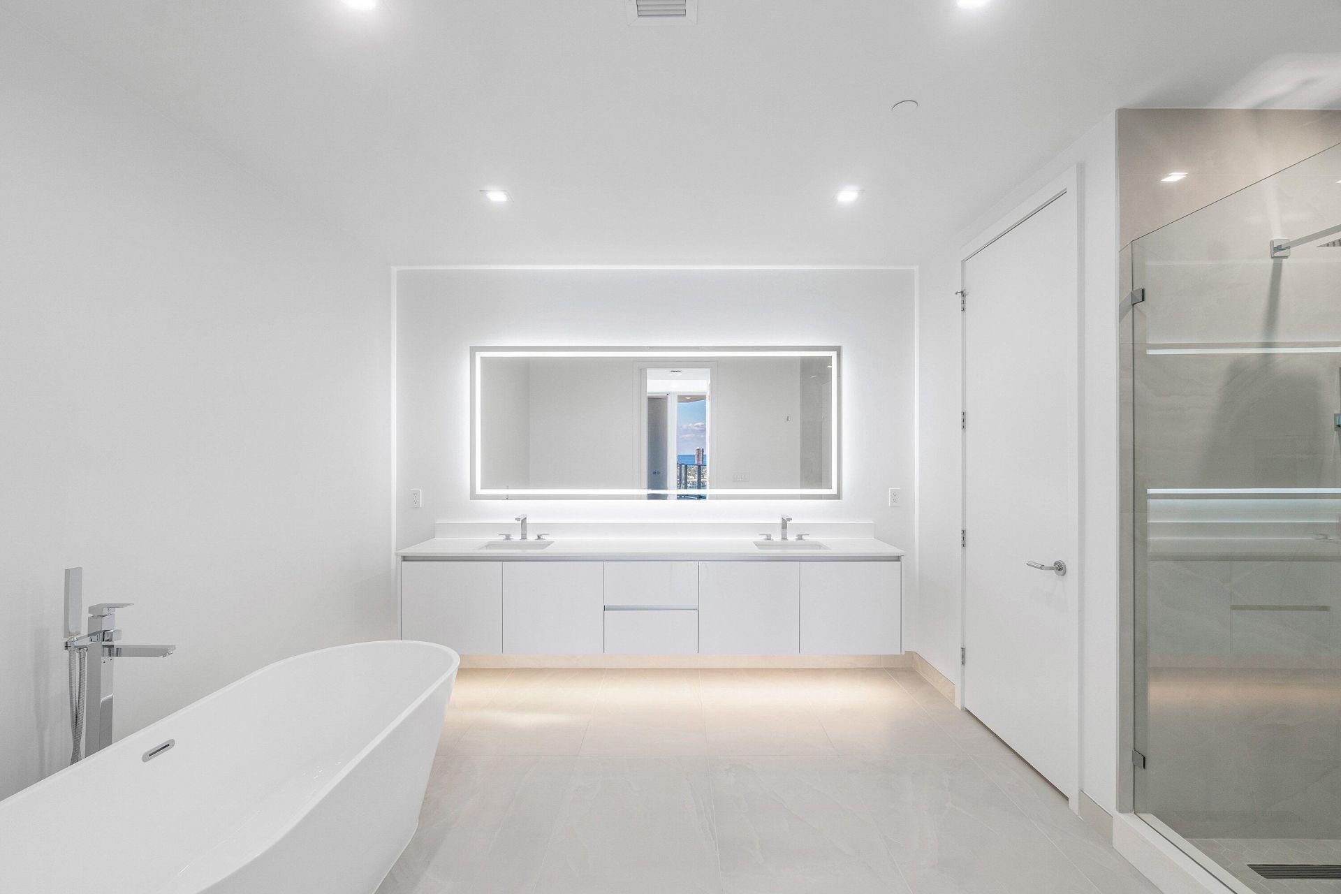 220 Lake Shore Drive, Unit 2012, Lake Park, FL 33403 Photo