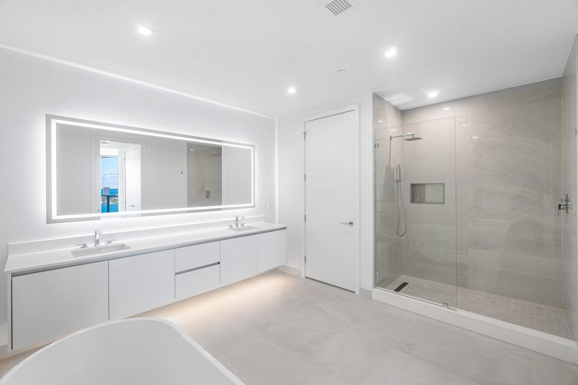 220 Lake Shore Drive, Unit 2012, Lake Park, FL 33403 Photo