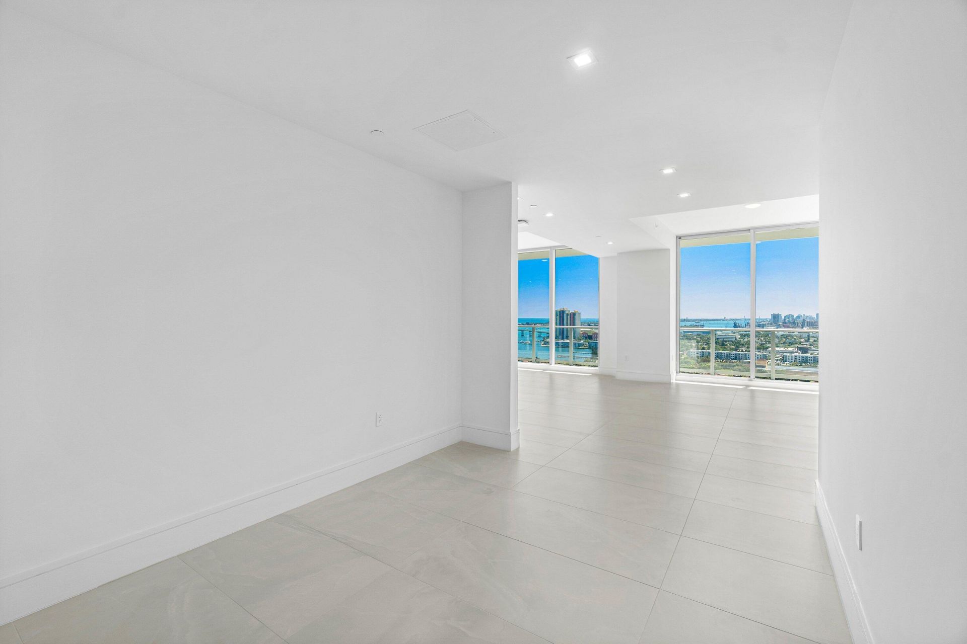 220 Lake Shore Drive, Unit 2012, Lake Park, FL 33403 Photo