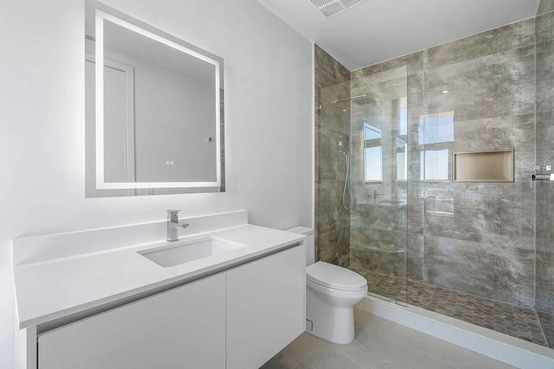 220 Lake Shore Drive, Unit 2012, Lake Park, FL 33403 Photo