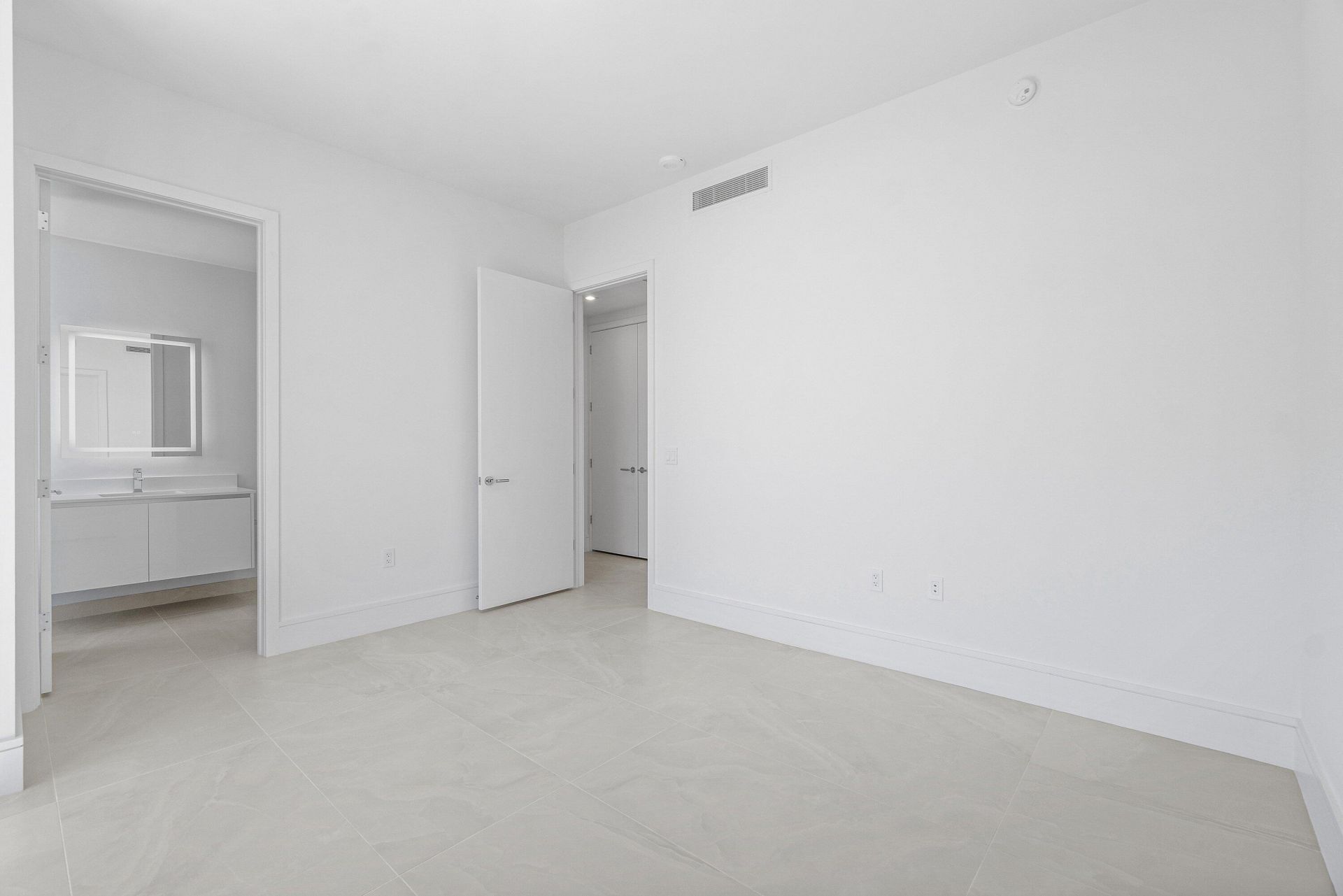 220 Lake Shore Drive, Unit 2012, Lake Park, FL 33403 Photo