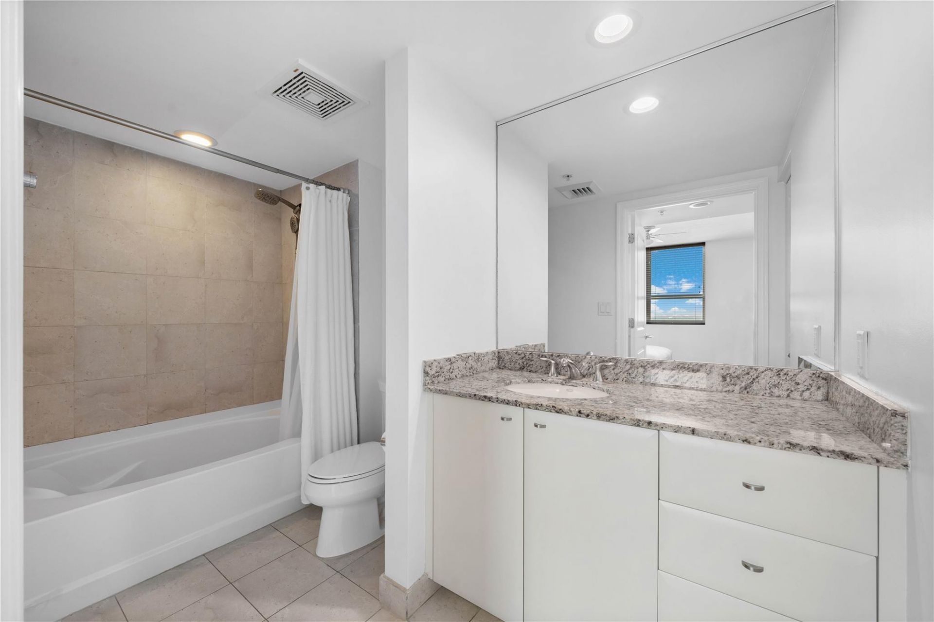 610 W Las Olas Boulevard, Unit 1514N, Fort Lauderdale, FL 33312 Photo