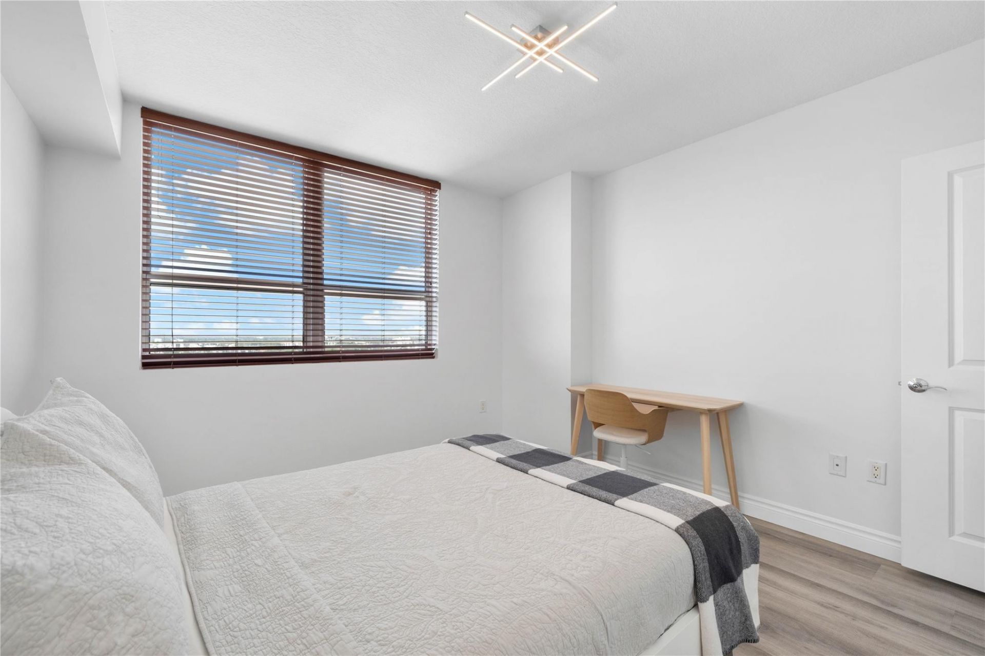 610 W Las Olas Boulevard, Unit 1514N, Fort Lauderdale, FL 33312 Photo