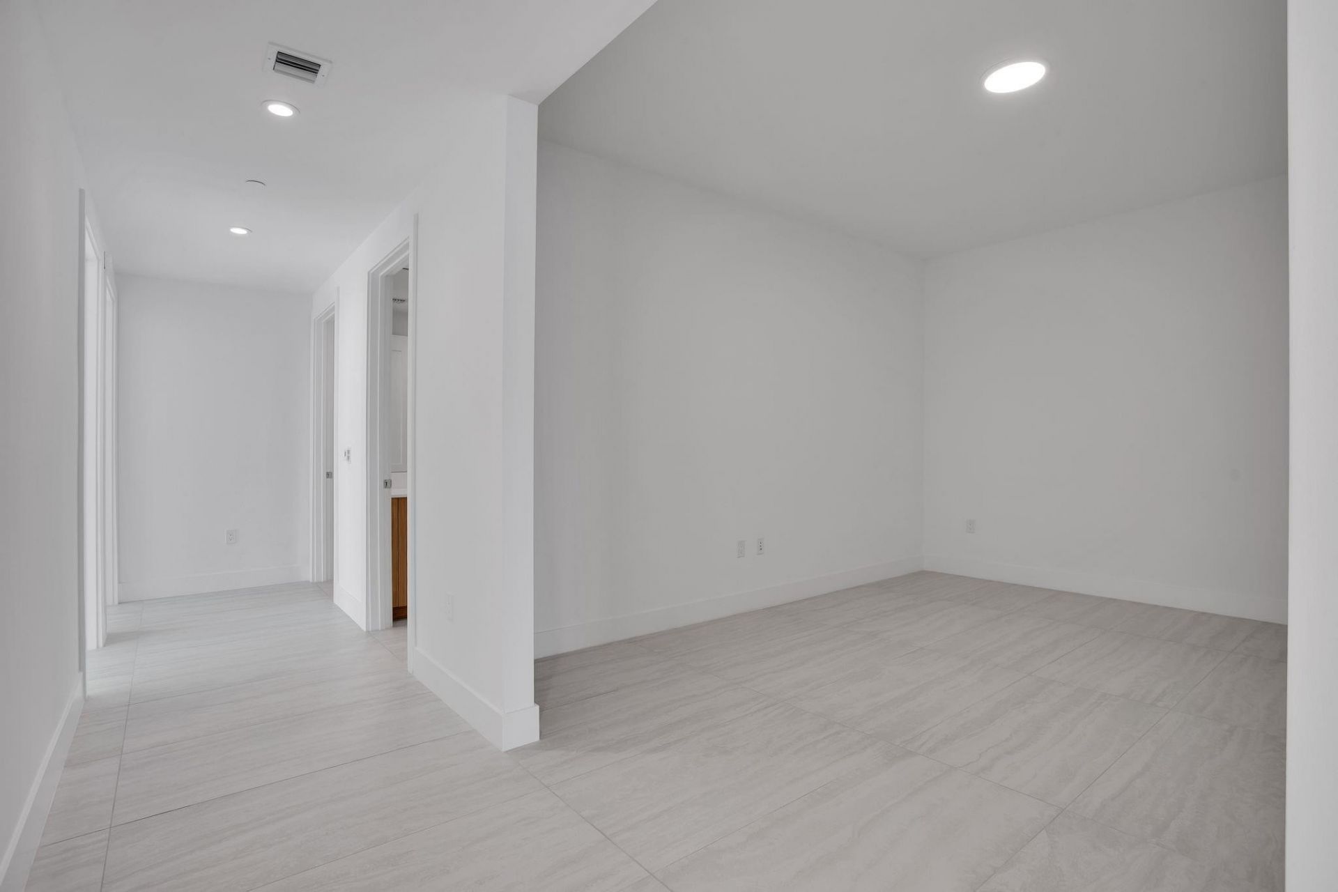 151 N Seabreeze Boulevard, Unit E-501, Fort Lauderdale, FL 33304 Photo