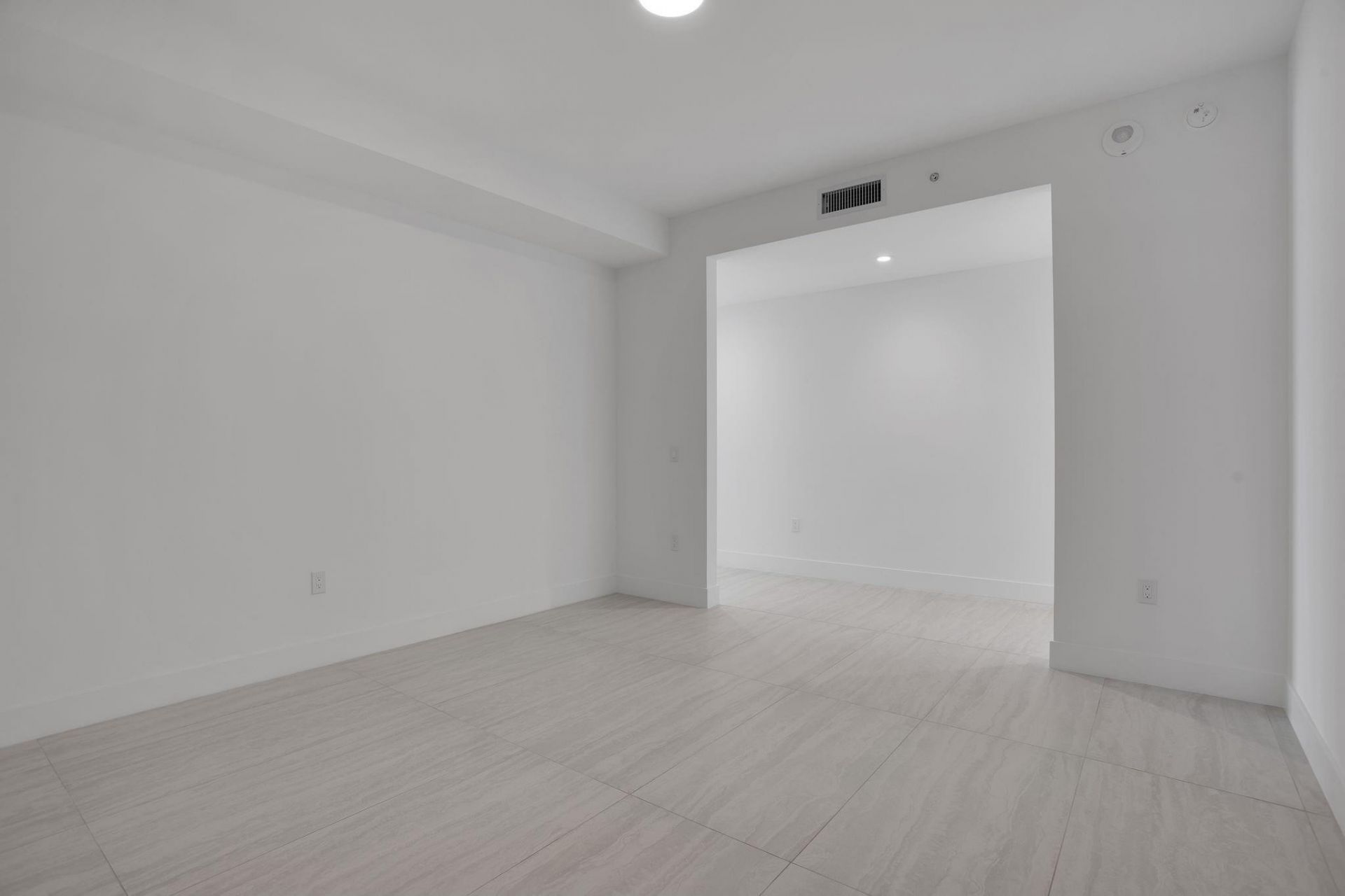 151 N Seabreeze Boulevard, Unit E-501, Fort Lauderdale, FL 33304 Photo