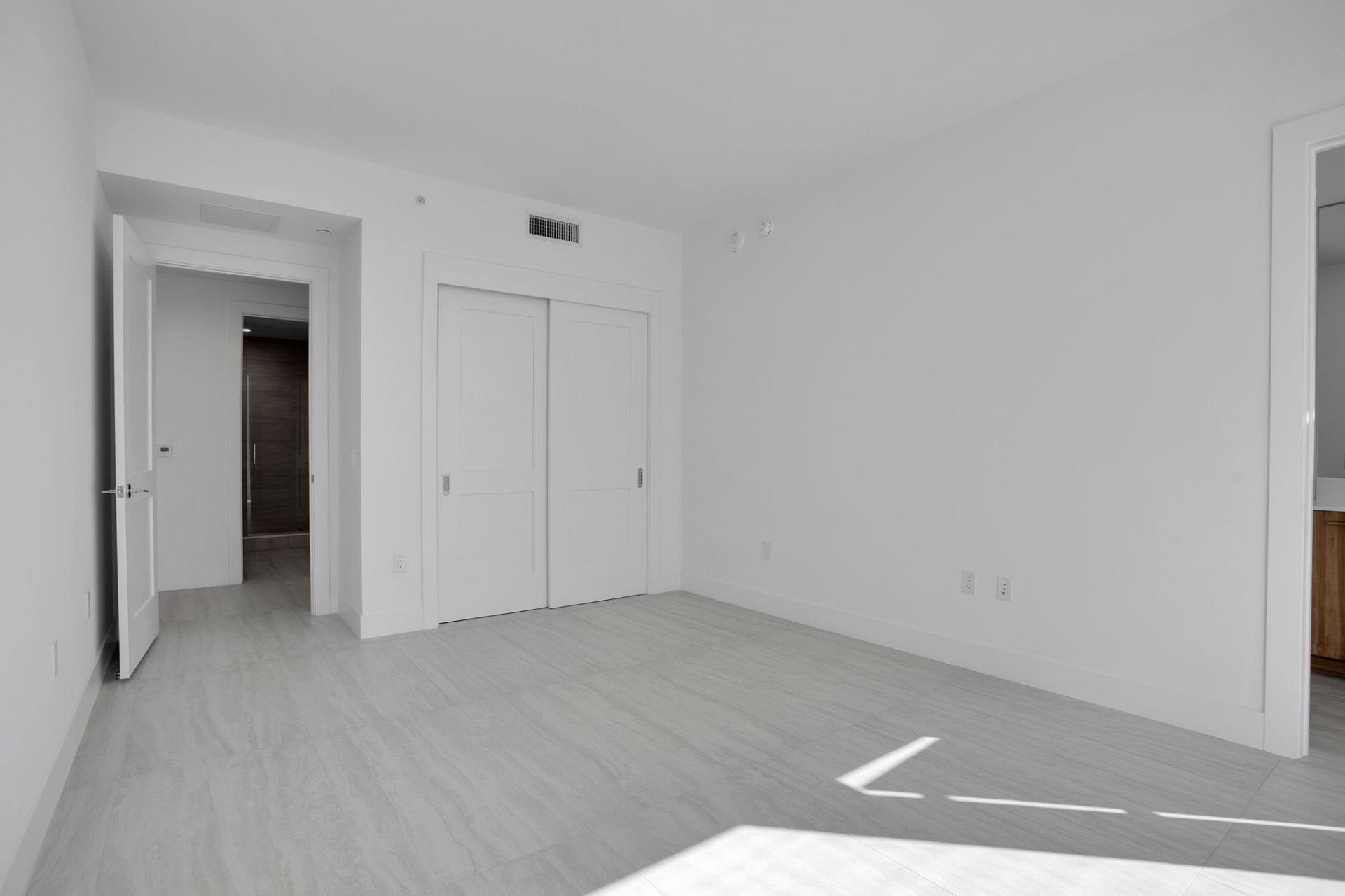 151 N Seabreeze Boulevard, Unit E-501, Fort Lauderdale, FL 33304 Photo
