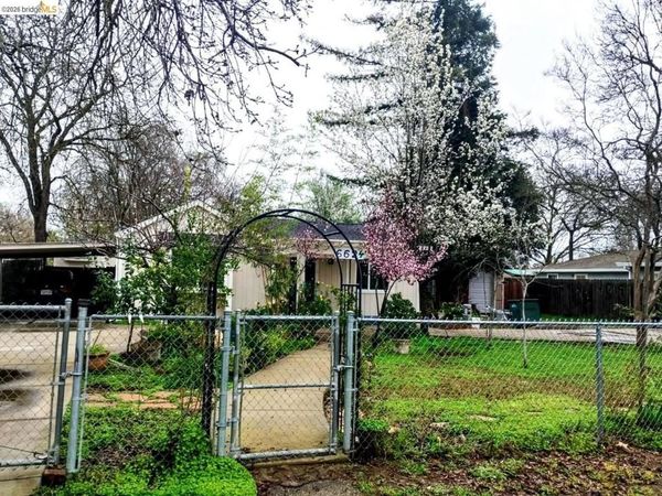 6624 6624 5th ST, Rio Linda, CA 95673