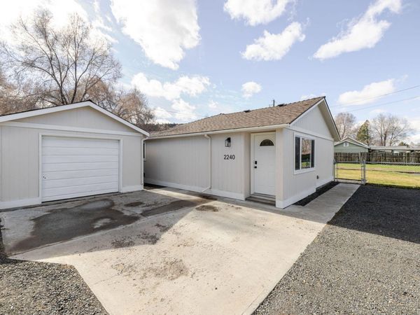 2240 SE Roadway Lane, Prineville, OR 97754