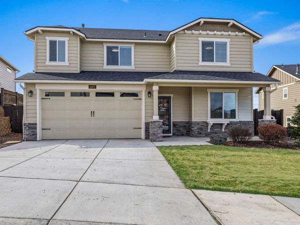 2457 SW 45th Street, Redmond, OR 97756