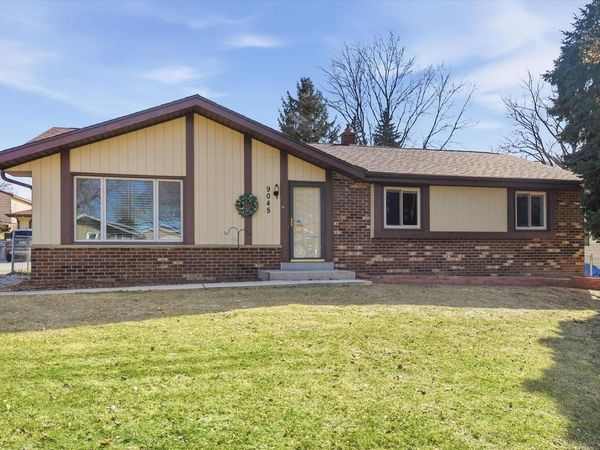 9045 W Rochelle AVENUE, Milwaukee, WI 53224