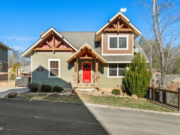 712 Still Hill Way, Gatlinburg, TN 37738