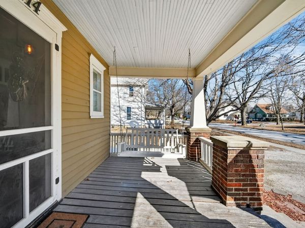 114 N 8th Avenue, Winterset, IA 50273