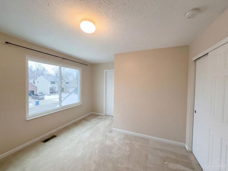 5705 Pepperridge Court, Hamilton Twp, OH 45039 Photo 17