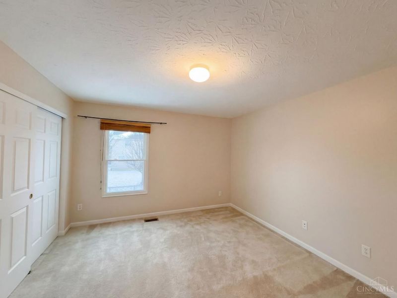 5705 Pepperridge Court, Hamilton Twp, OH 45039 Photo 20