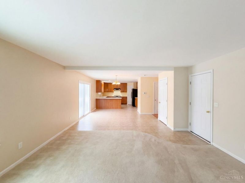 5705 Pepperridge Court, Hamilton Twp, OH 45039 Photo 8