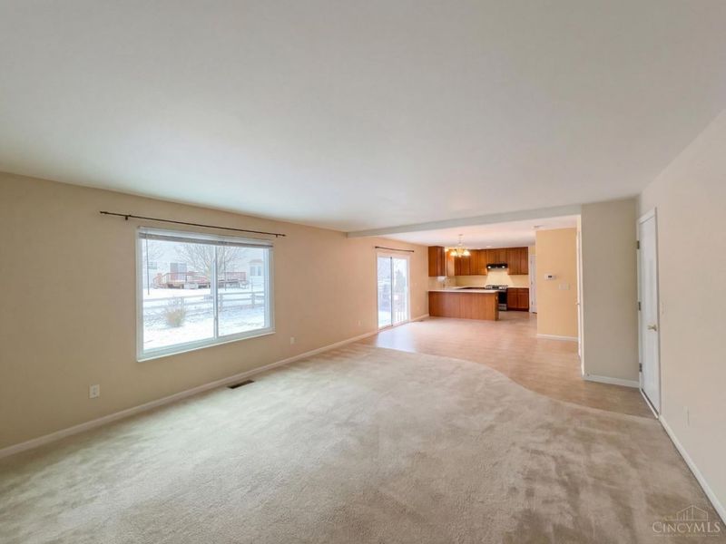 5705 Pepperridge Court, Hamilton Twp, OH 45039 Photo 9