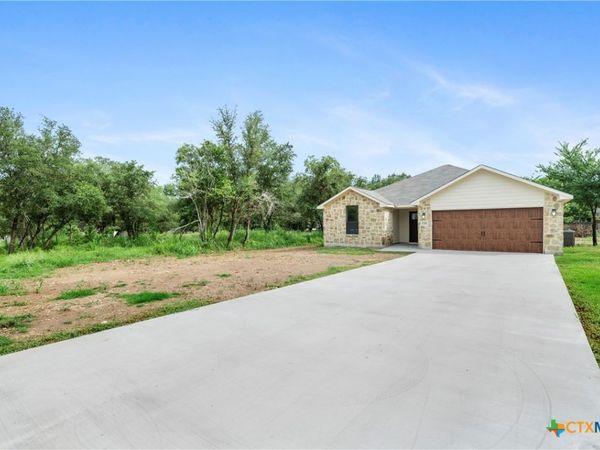 230 Plum Street , Luling, TX 78648