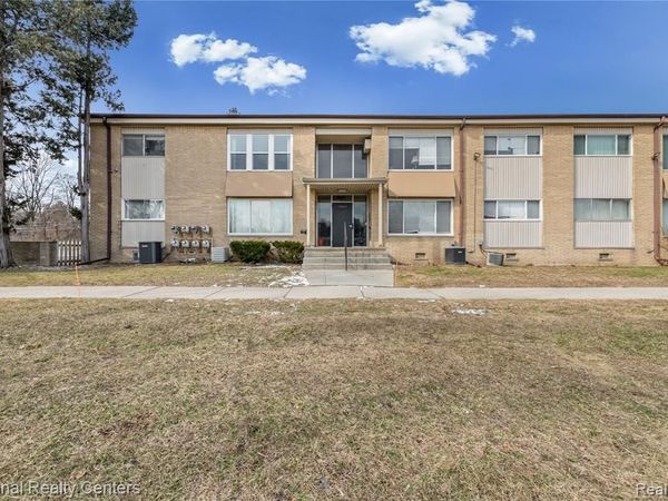 25665 Lahser Road, Southfield, MI 48033