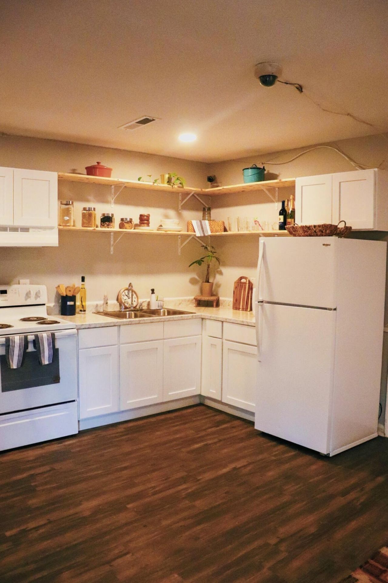 3360 Apache Street Photo 17