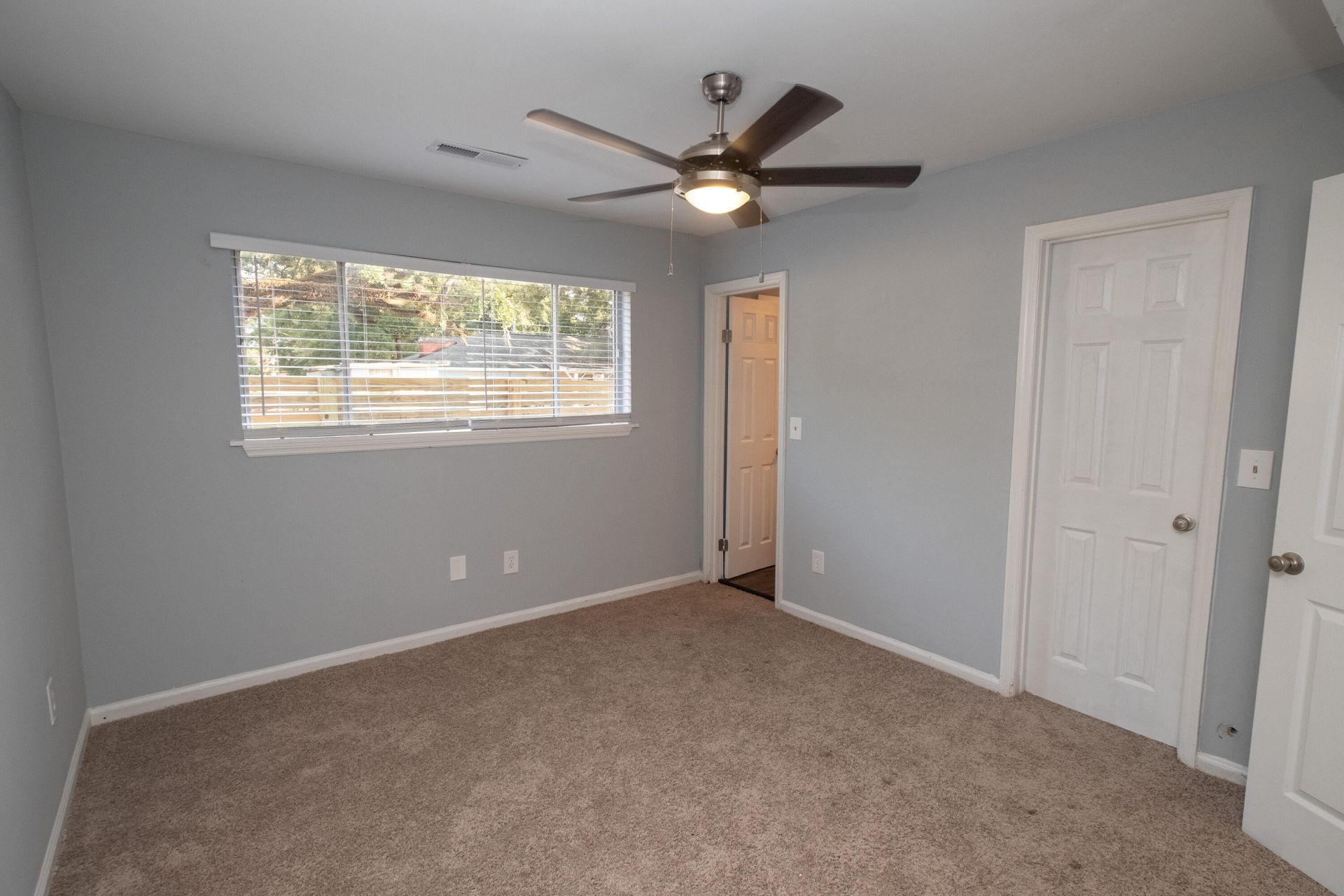 3360 Apache Street Photo 28