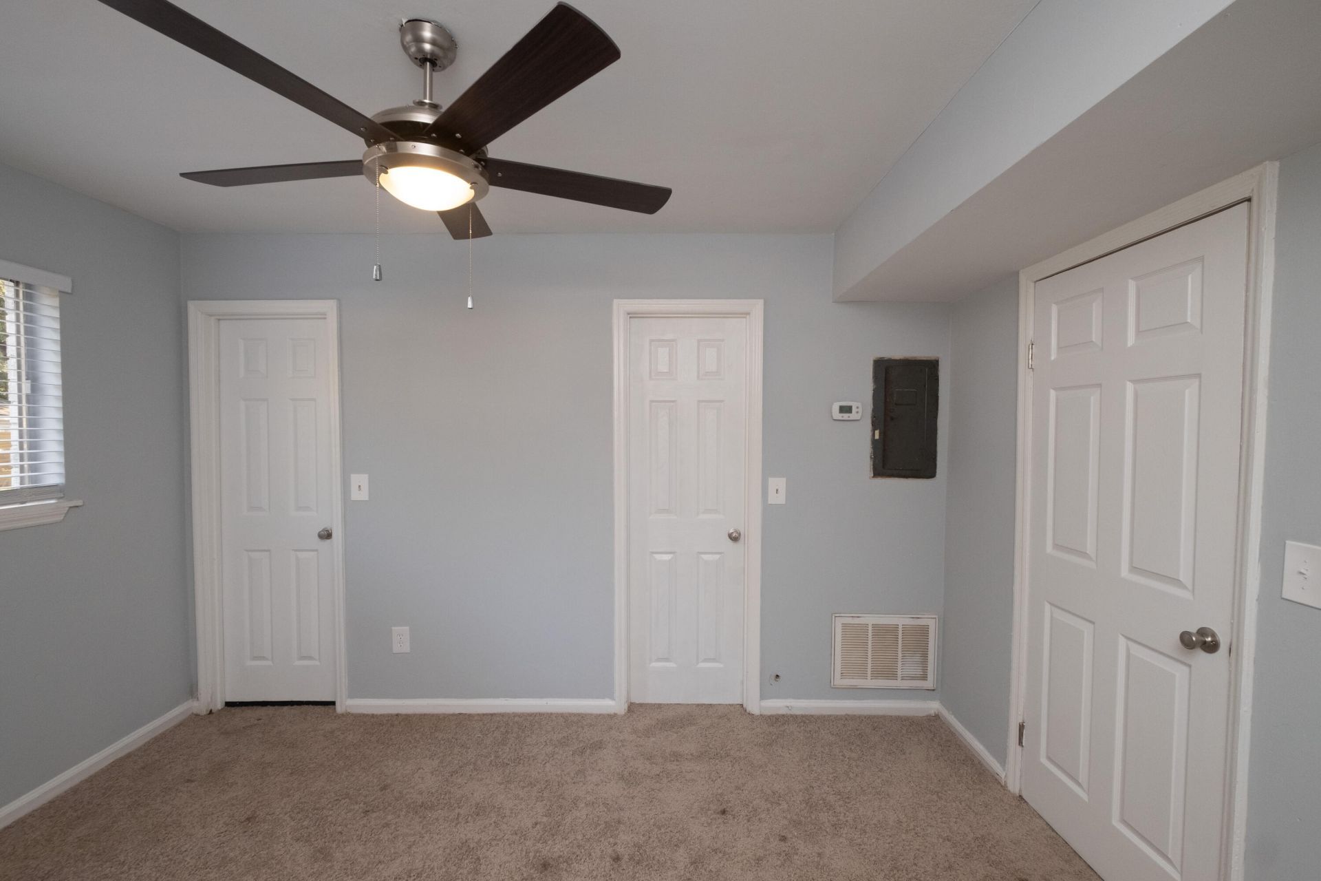 3360 Apache Street Photo 32