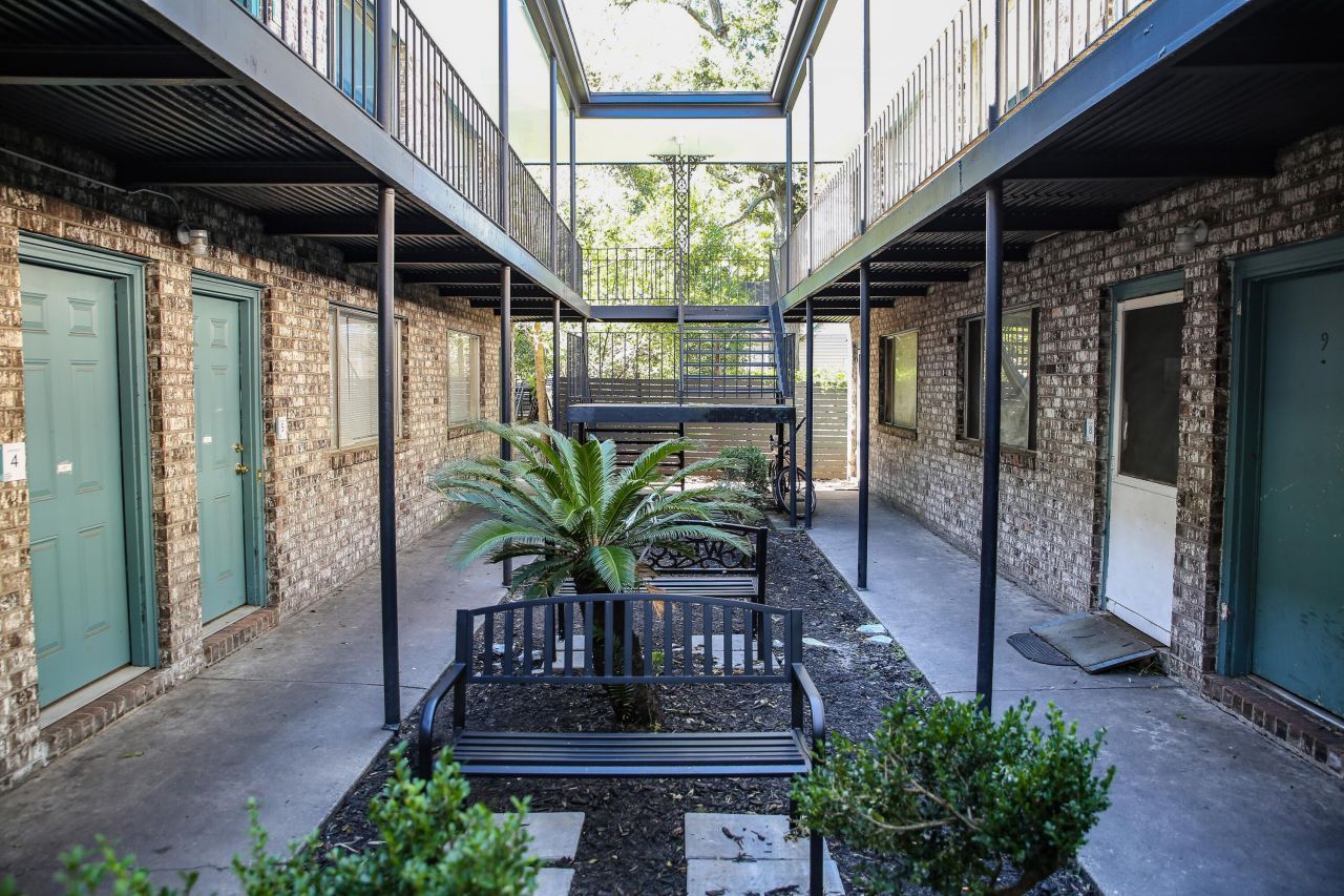 3360 Apache Street  Photo 8