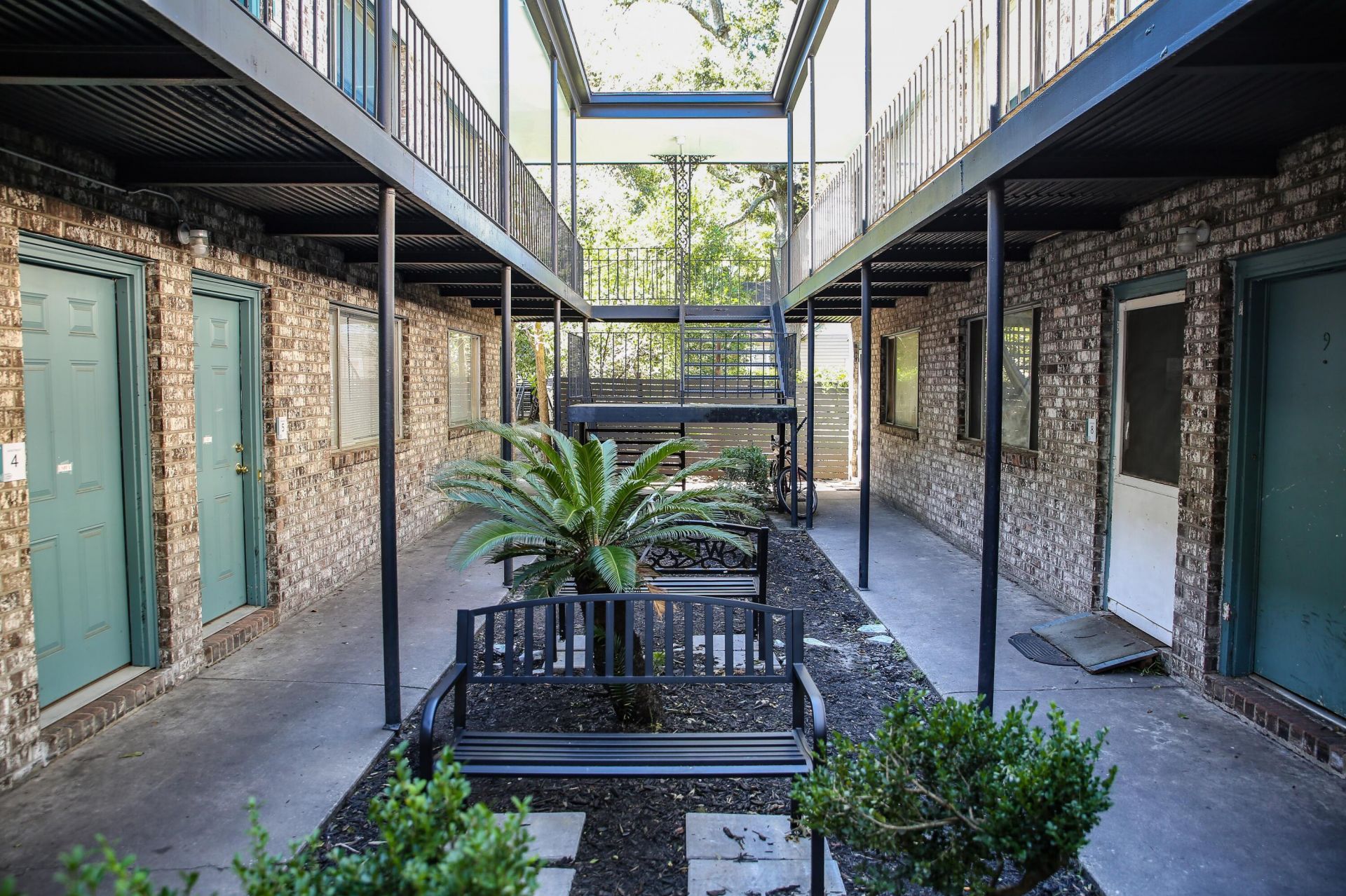 3360 Apache Street Photo 8