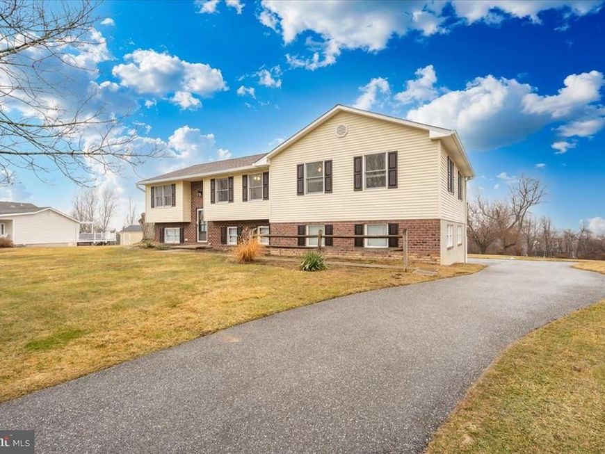 1589 Smiley Drive, New Windsor, MD 21776 Main Photo