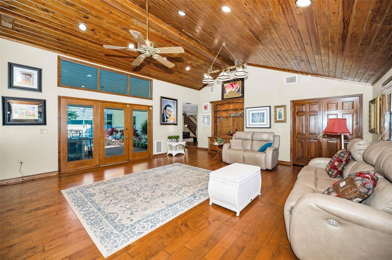 1944 Levine Lane, Clearwater, FL 33760 Photo