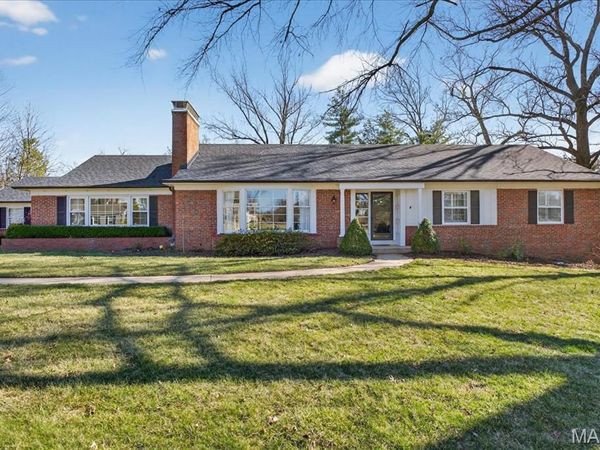 17 Outer Ladue Drive , Frontenac, MO 63131