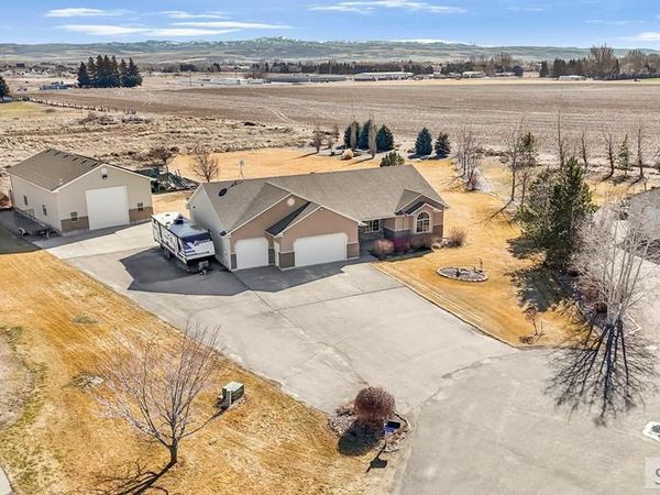 1581 N 775 E, SHELLEY, ID 83274