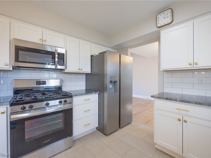 522 Catlin Drive, Richmond Heights, OH 44143 Photo 5