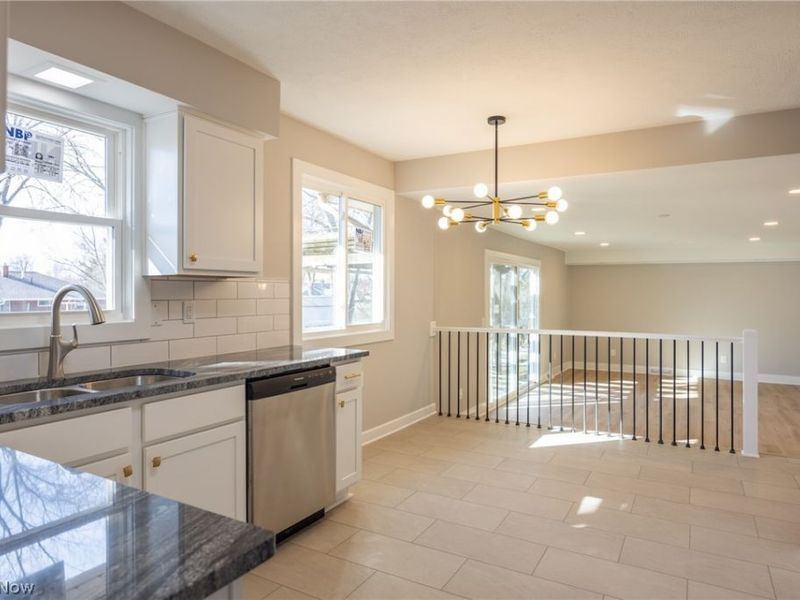 522 Catlin Drive, Richmond Heights, OH 44143 Photo 8