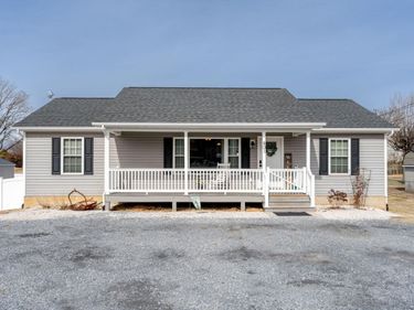 401 W C ST, ELKTON, VA 22827