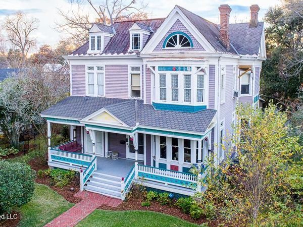 200 Saint Charles Avenue, Natchez, MS 39120