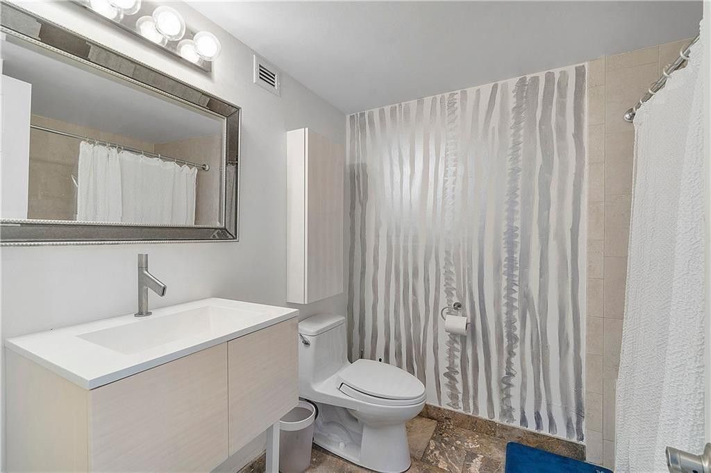 2017 S Ocean Dr, Unit PH6, Hallandale Beach, FL 33009 Photo