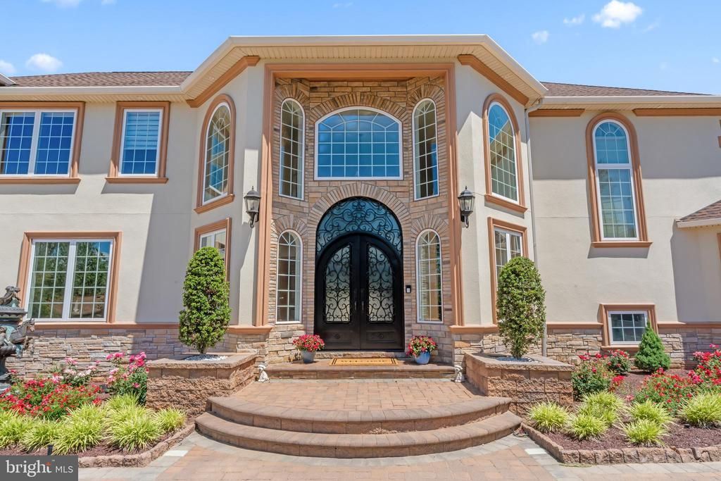 1066 WASHINGTON CROSSING RD, NEWTOWN, PA 18940